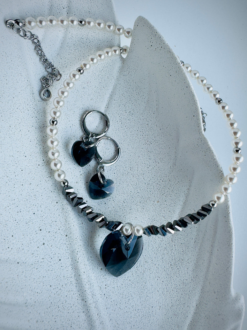 Silver Night Heart Set

Premium Austrian Crystal Heart Necklace & Earrings