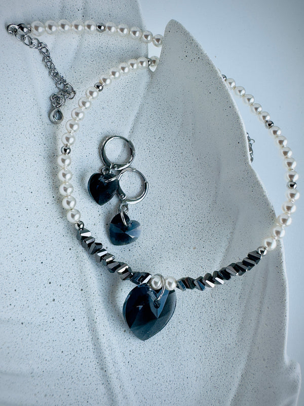 Silver Night Heart Set

Premium Austrian Crystal Heart Necklace & Earrings