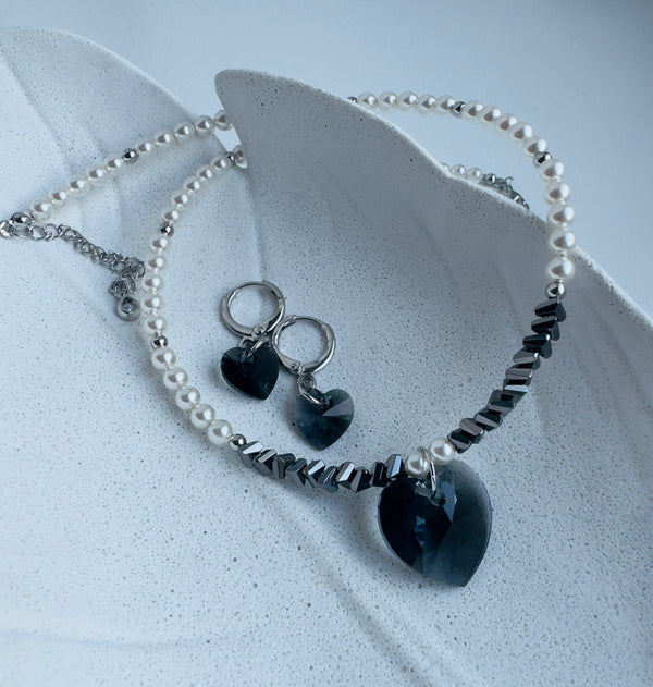 Silver Night Heart Set

Premium Austrian Crystal Heart Necklace & Earrings