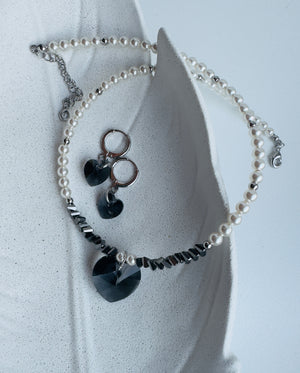 Silver Night Heart Set

Premium Austrian Crystal Heart Necklace & Earrings