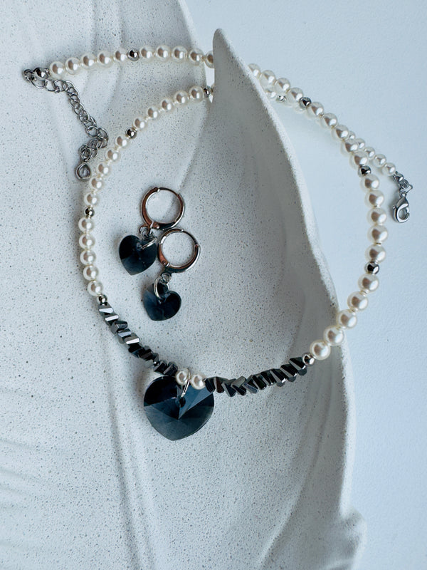 Silver Night Heart Set

Premium Austrian Crystal Heart Necklace & Earrings