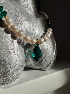 Emerald Muse Coker – Premium Austrian Crystals & Pearls, Gold Plated Luxury Handmade Gift