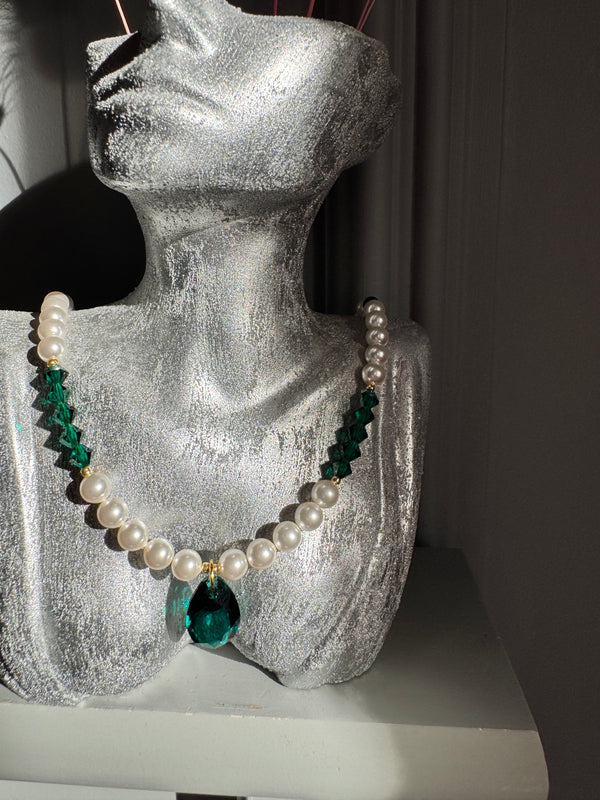 Emerald Muse Coker – Premium Austrian Crystals & Pearls, Gold Plated Luxury Handmade Gift